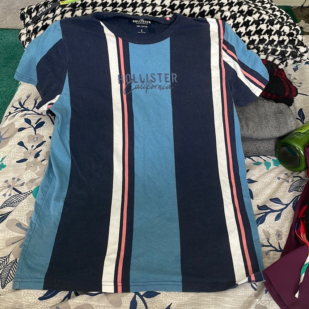 Small Hollister shirt